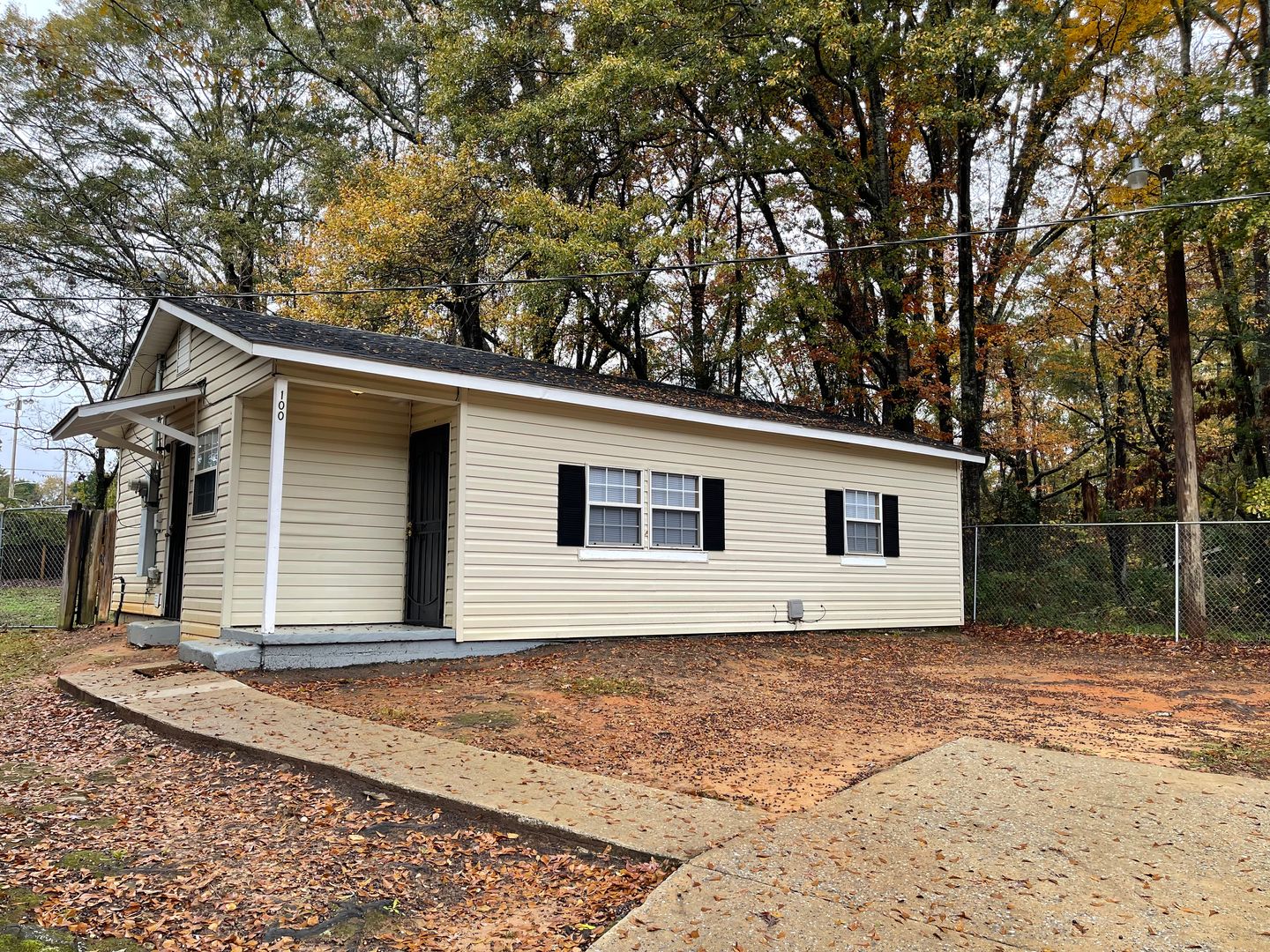 Opelika House: 100 Hamer Pl