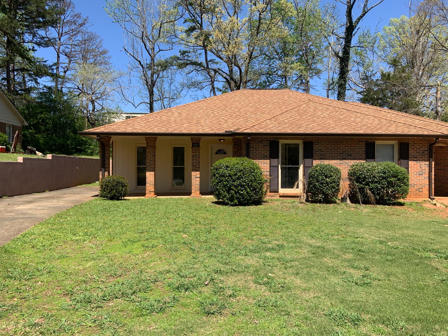 Auburn House: 560 Pride Avenue