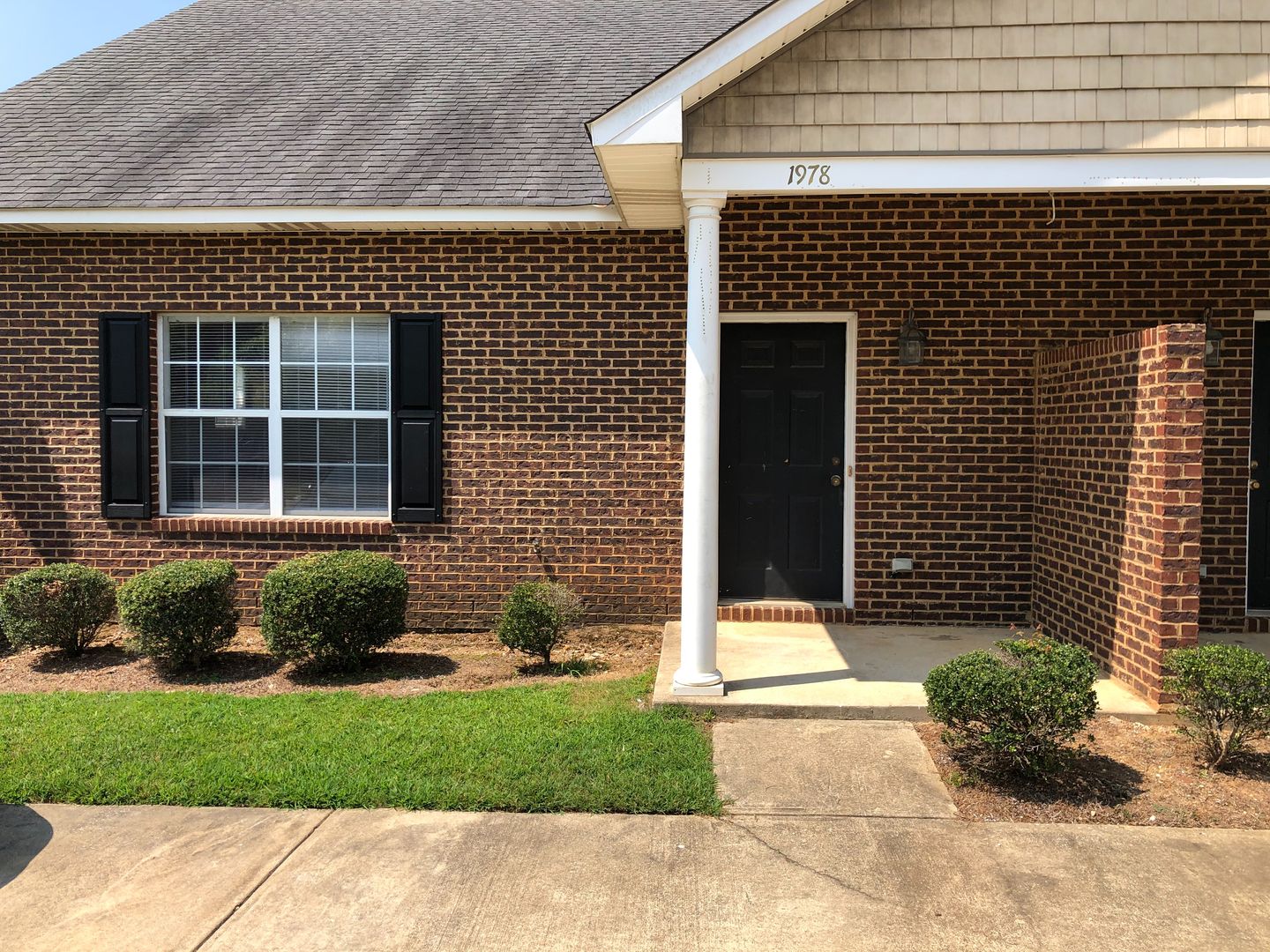 Auburn House: 1976 Downs Way