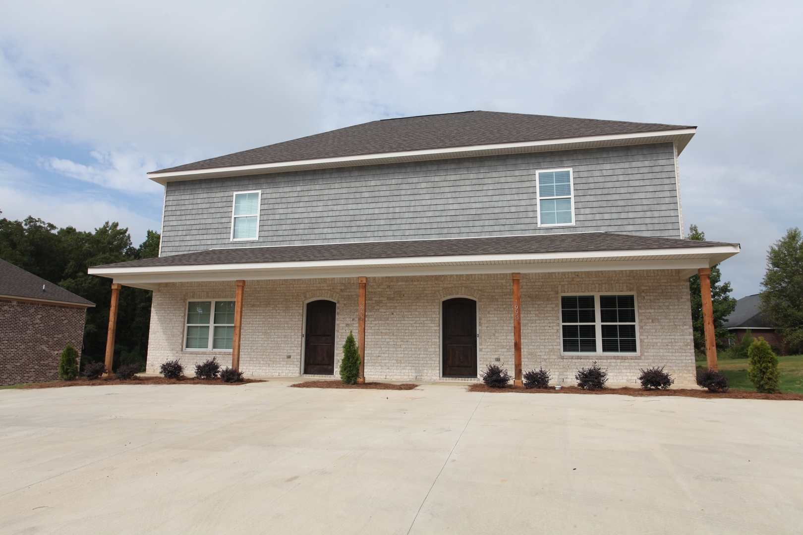 Auburn House: 2000 Downs Way