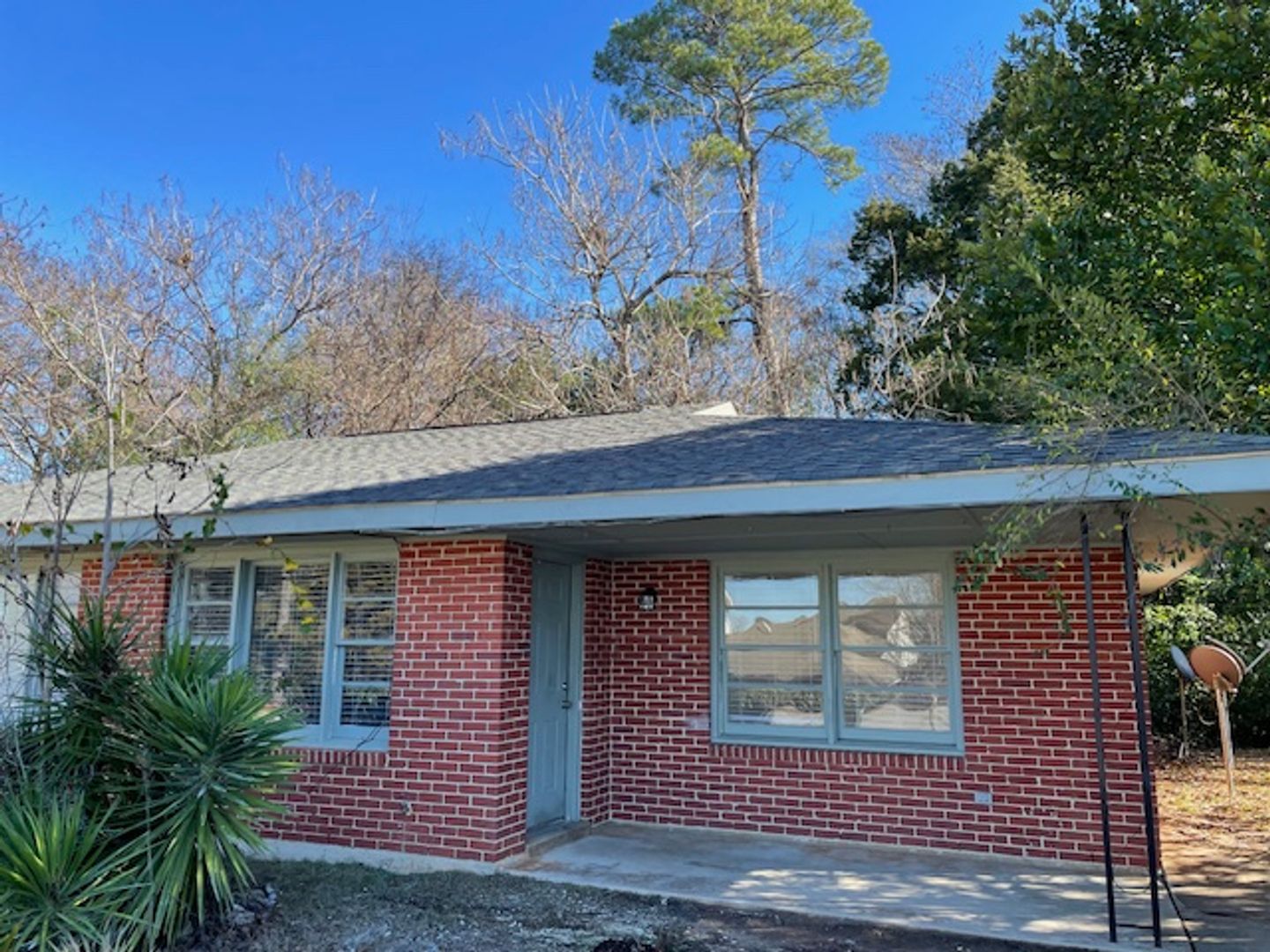 Auburn House: 824 Gentry Dr