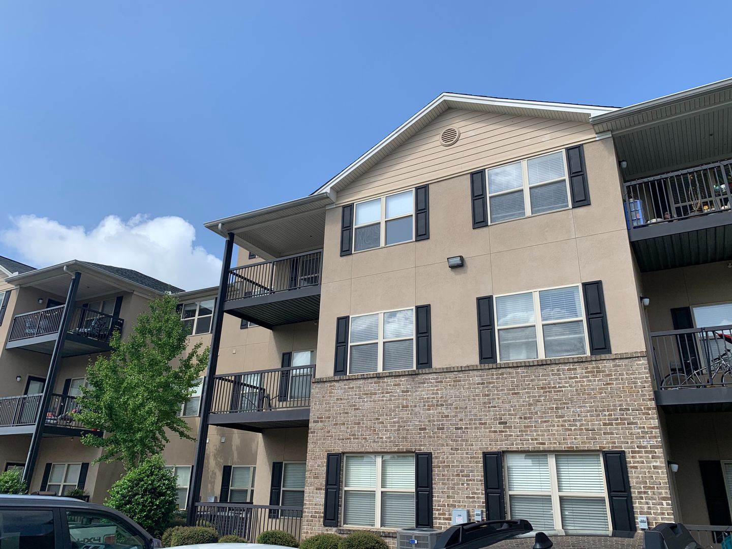 Auburn House: 607 West Glenn Avenue #111