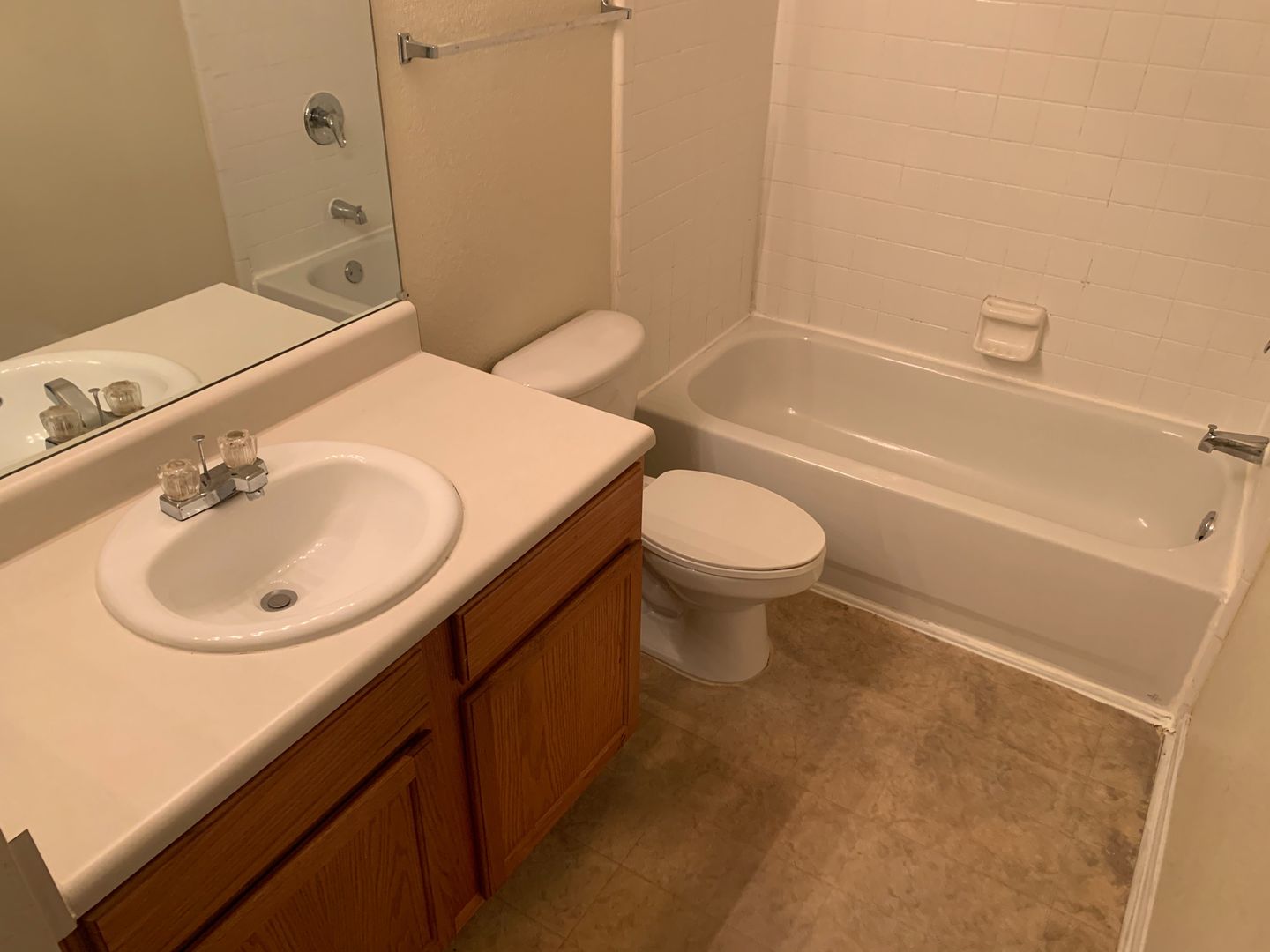 Auburn House: 447 W Longleaf Drive