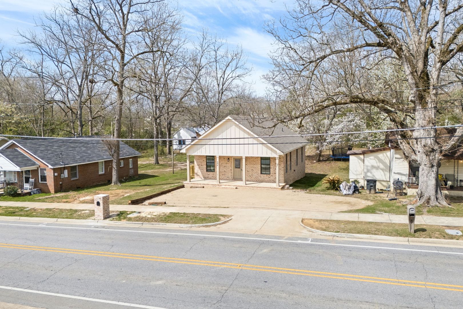 Opelika House: 604 Martin Luther King Jr Blvd
