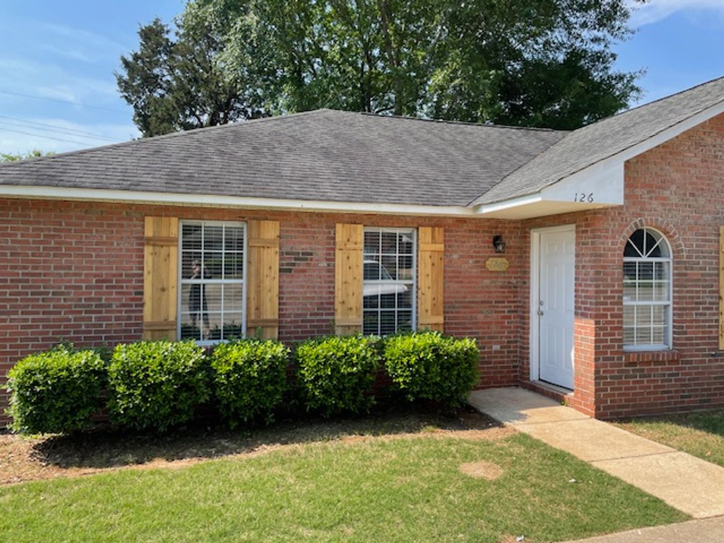 Auburn House: 126 Halal Court