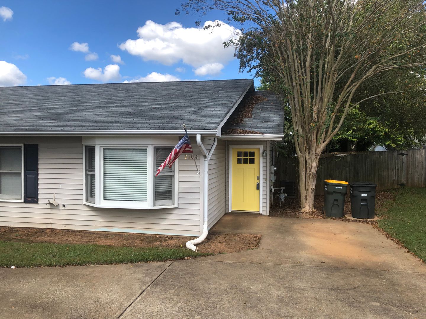 Opelika House: 2104 Hamilton Dr
