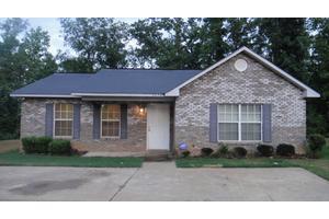 Auburn House: 2000 Longview Court