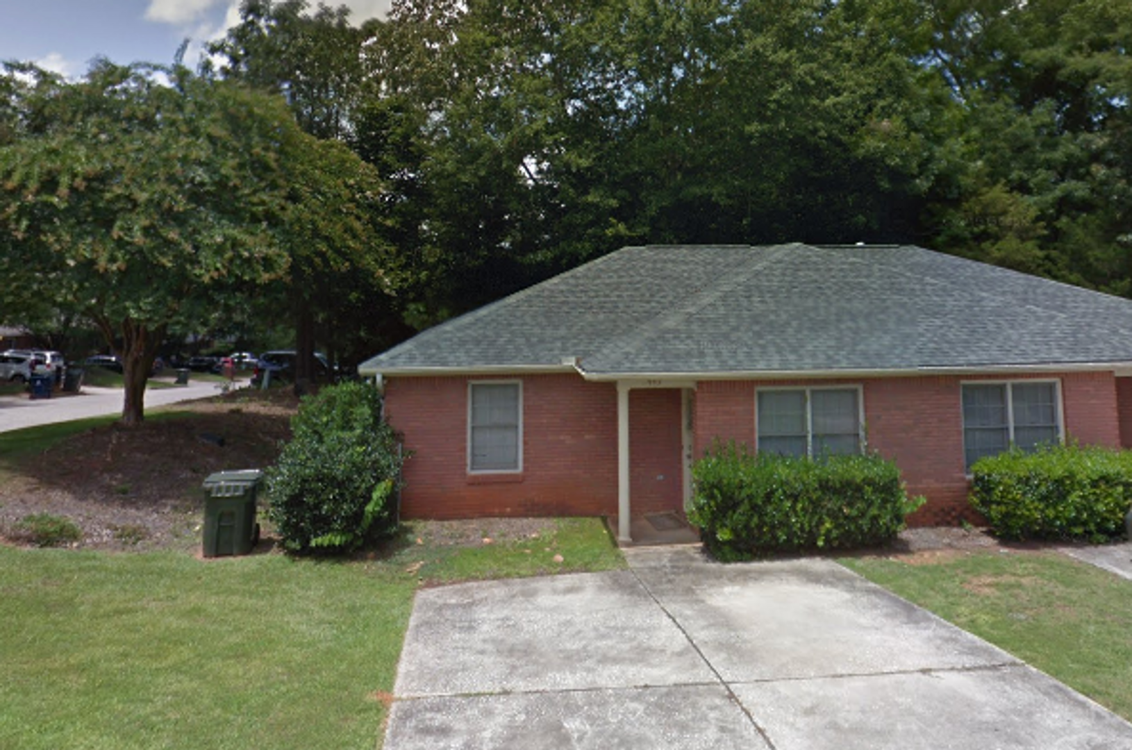 Auburn House: 445 Reede Street