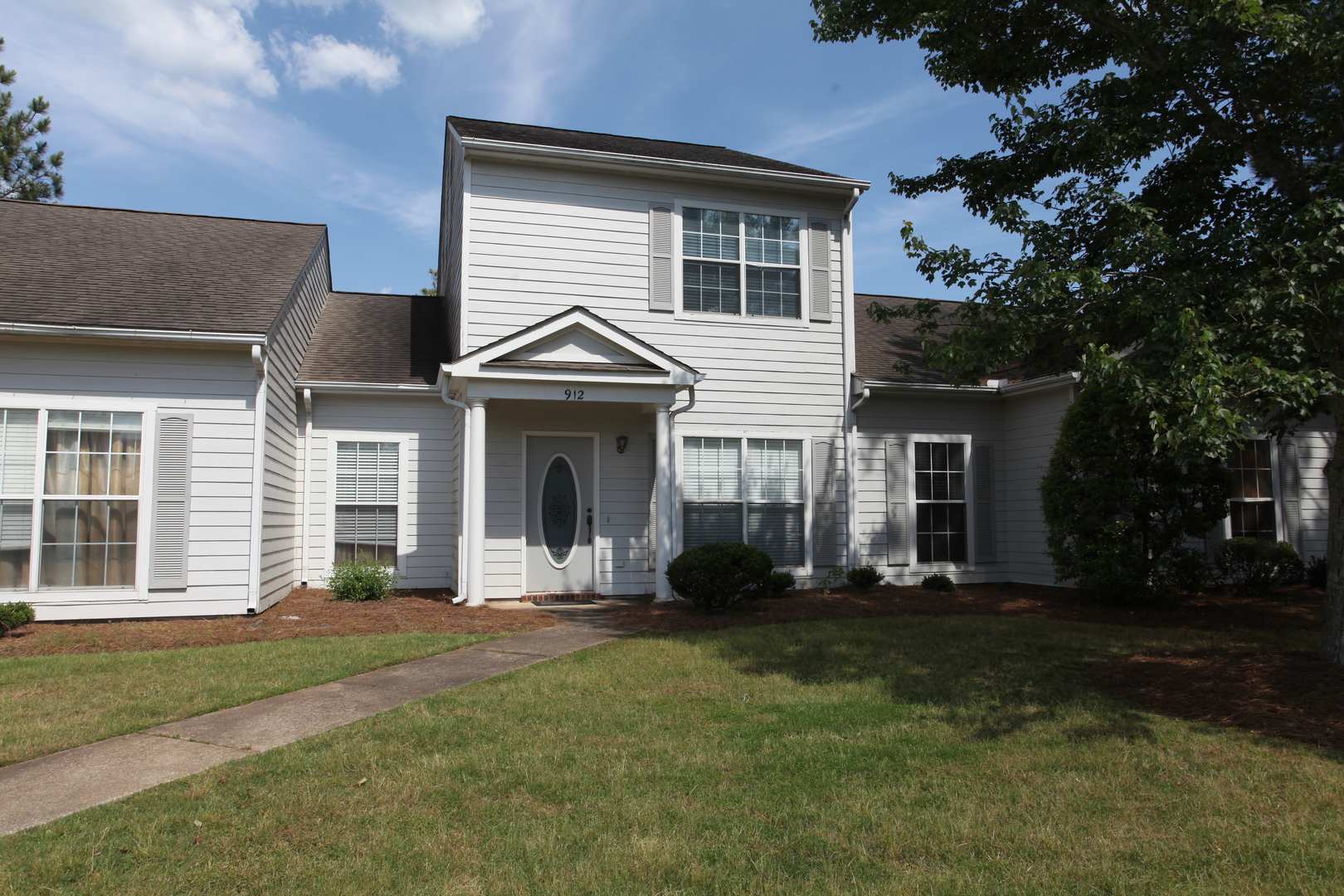 Auburn House: 912 Harvard Place