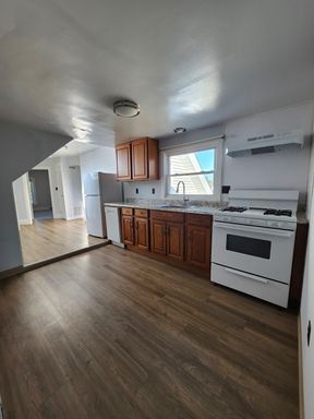 One Bed Plus Office!. Deleaded and Spacious!
