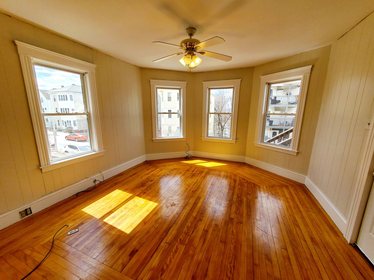 Worcester Apartment: 48 Everard St