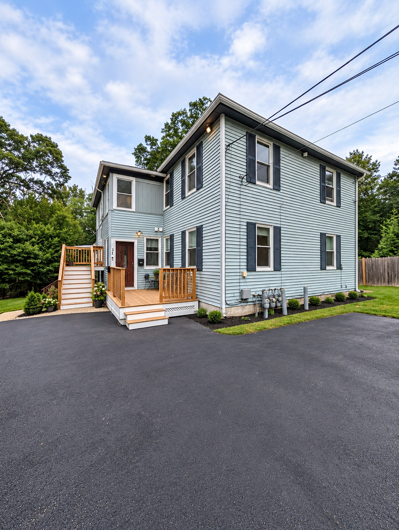 Whitinsville House: 31 Thurston Ave