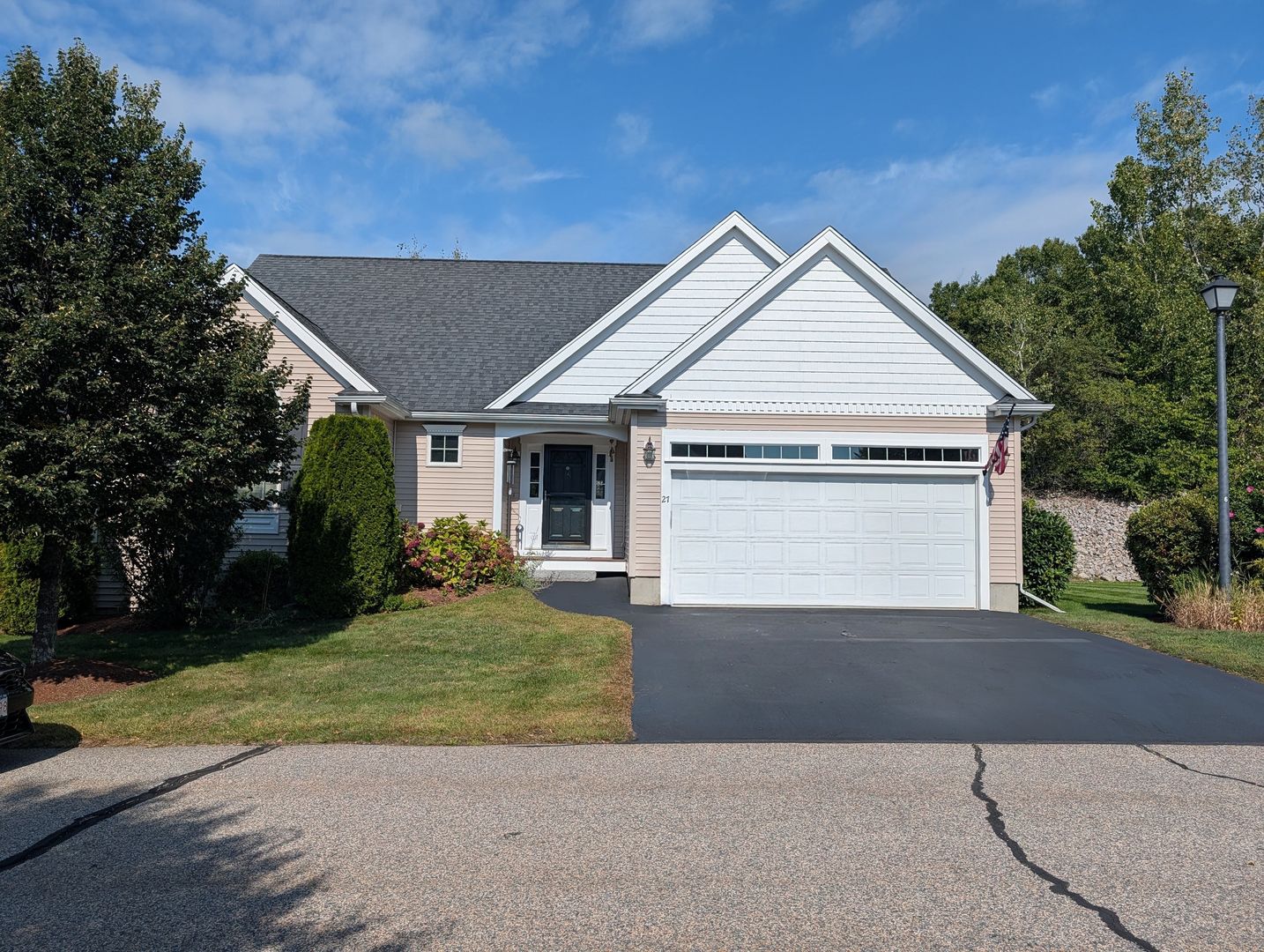 Whitinsville House: 27 Edmonds Circle