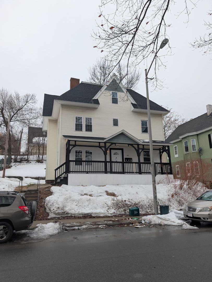 Worcester Apartment: 47 Piedmont Street