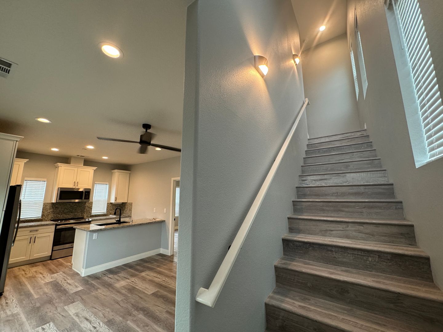 230 W Pearl Ave, Stockton, CA 952074342