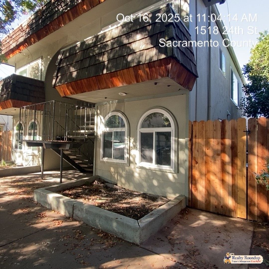 Sacramento Apartment: 1522 24th St