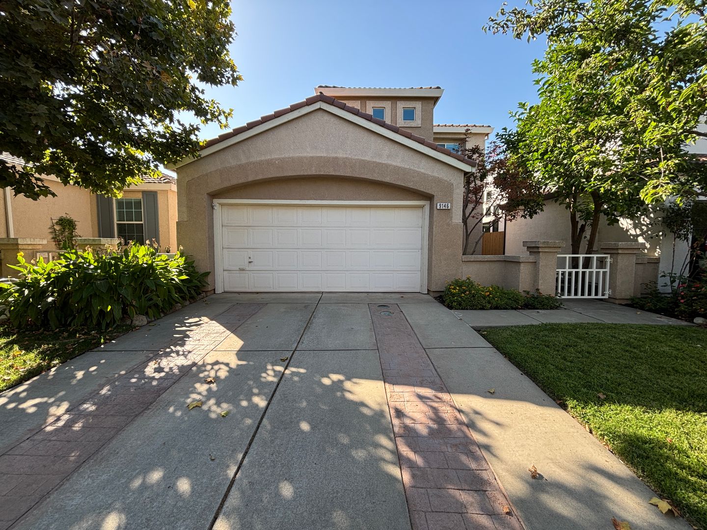 Elk Grove House: 9146 W Laguna Way