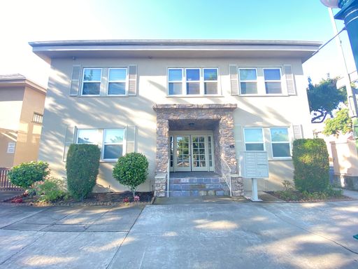 Charming 2 Bedroom Apartment in Downtown Lodi – photo 1