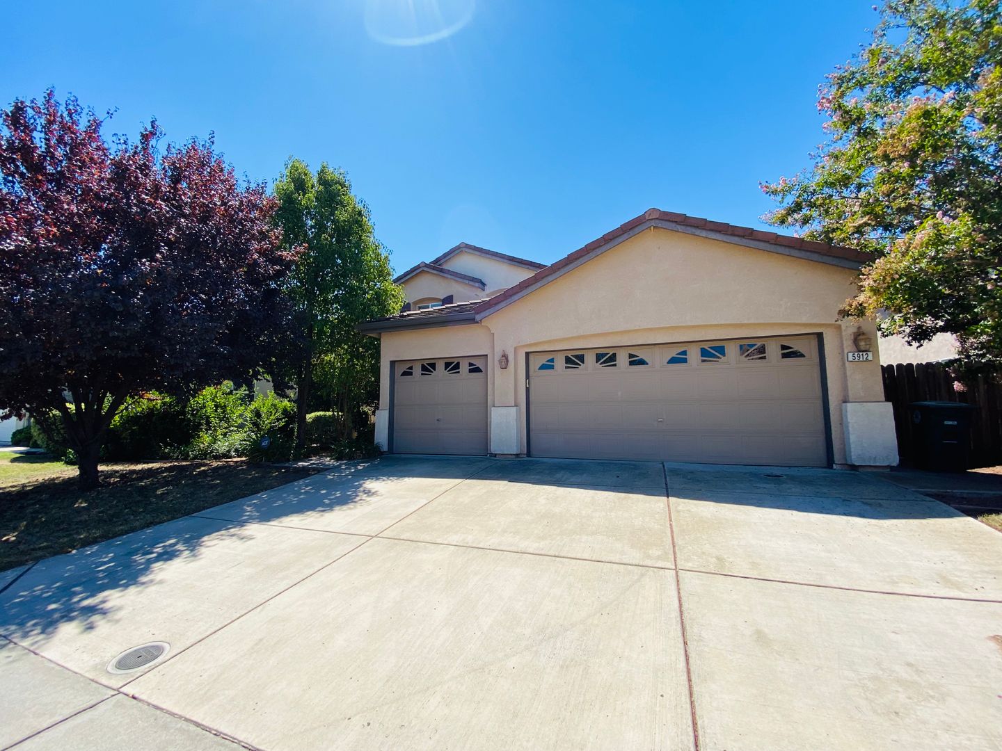 Elk Grove House: 5912 McLean Dr