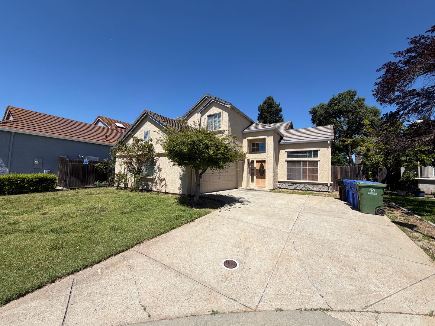 Elk Grove House: 8868 Chadbury Pl