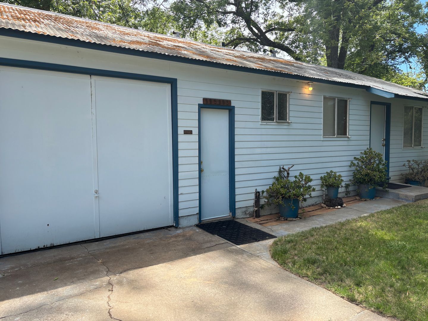 Elk Grove Multiplex: 8419 Feickert Ranch Pl