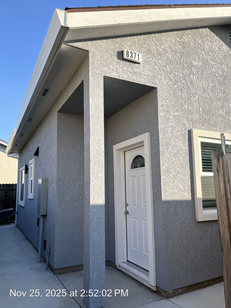 Sacramento Multiplex: 8371 Bergthold Way