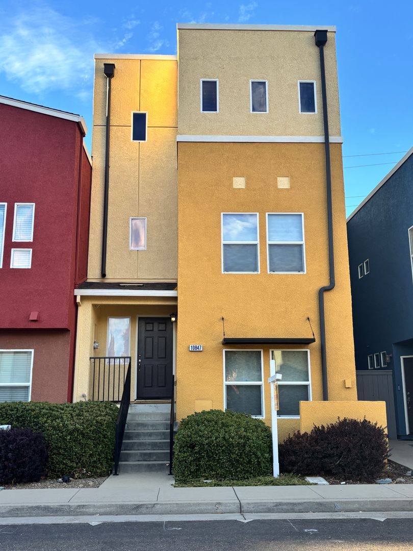 Rancho Cordova Townhome: 10847 Wraysbury Way
