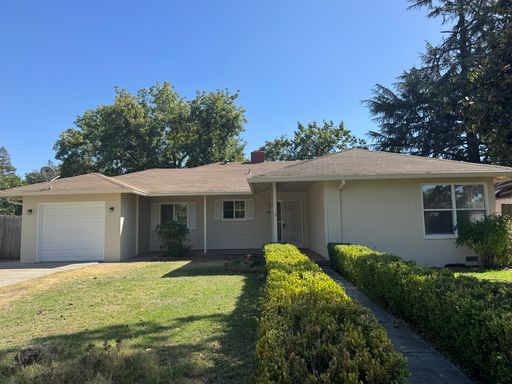 Three Bed, One Bath Home In Lincoln Village – photo 1