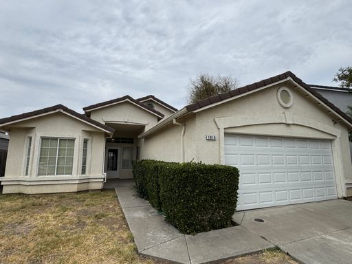 Four Bedroom, Two Bathroom Home In Weston Ranch – photo 1
