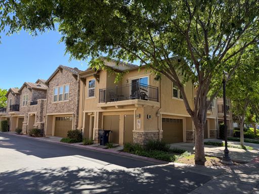 3 Bed, 2½ Bath Two Story Condo in Natomas' Hampton Village – photo 1