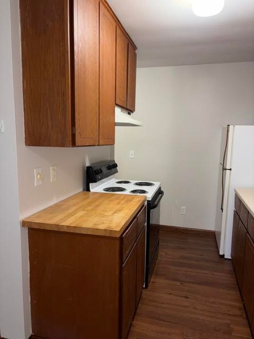 Saint Louis Park Condo: 5911 Oxford Street Unit 4
