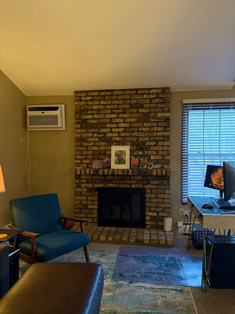 Hopkins Condo: 928 Westbrooke Way Unit 5