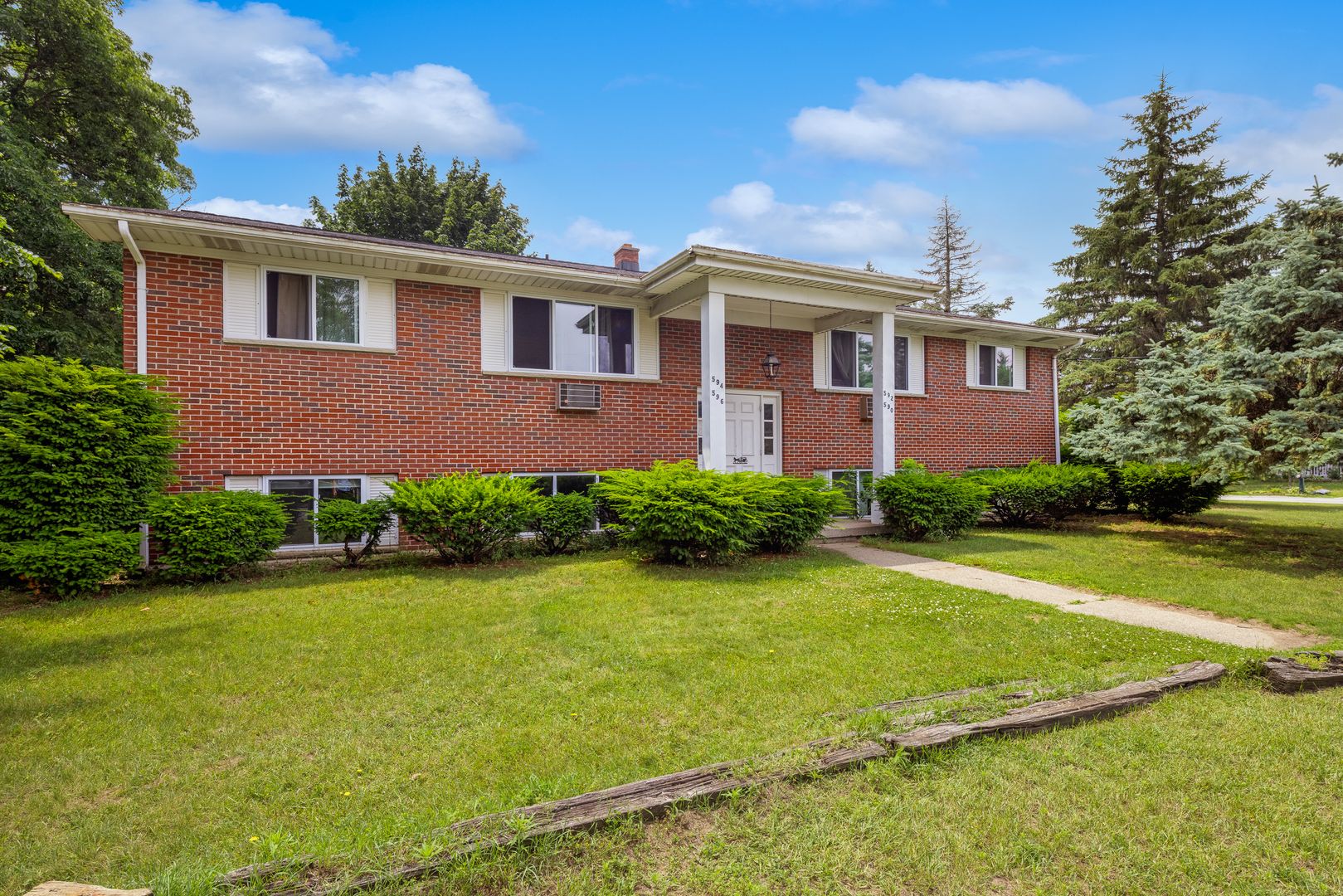 Grand Rapids Apartment: 590 54th St SE