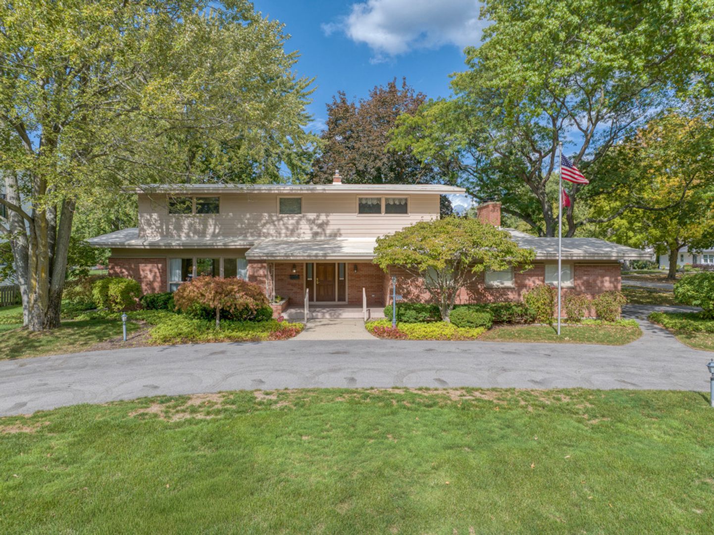 East Grand Rapids House: 3019 Hall St SE