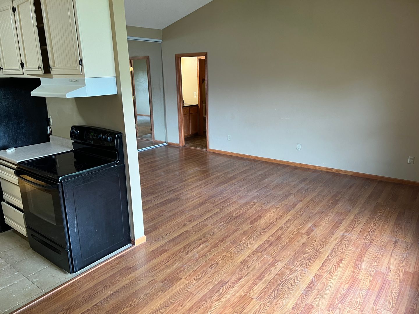 Hopkins Condo: 818 Old Settlers Trail Unit 7
