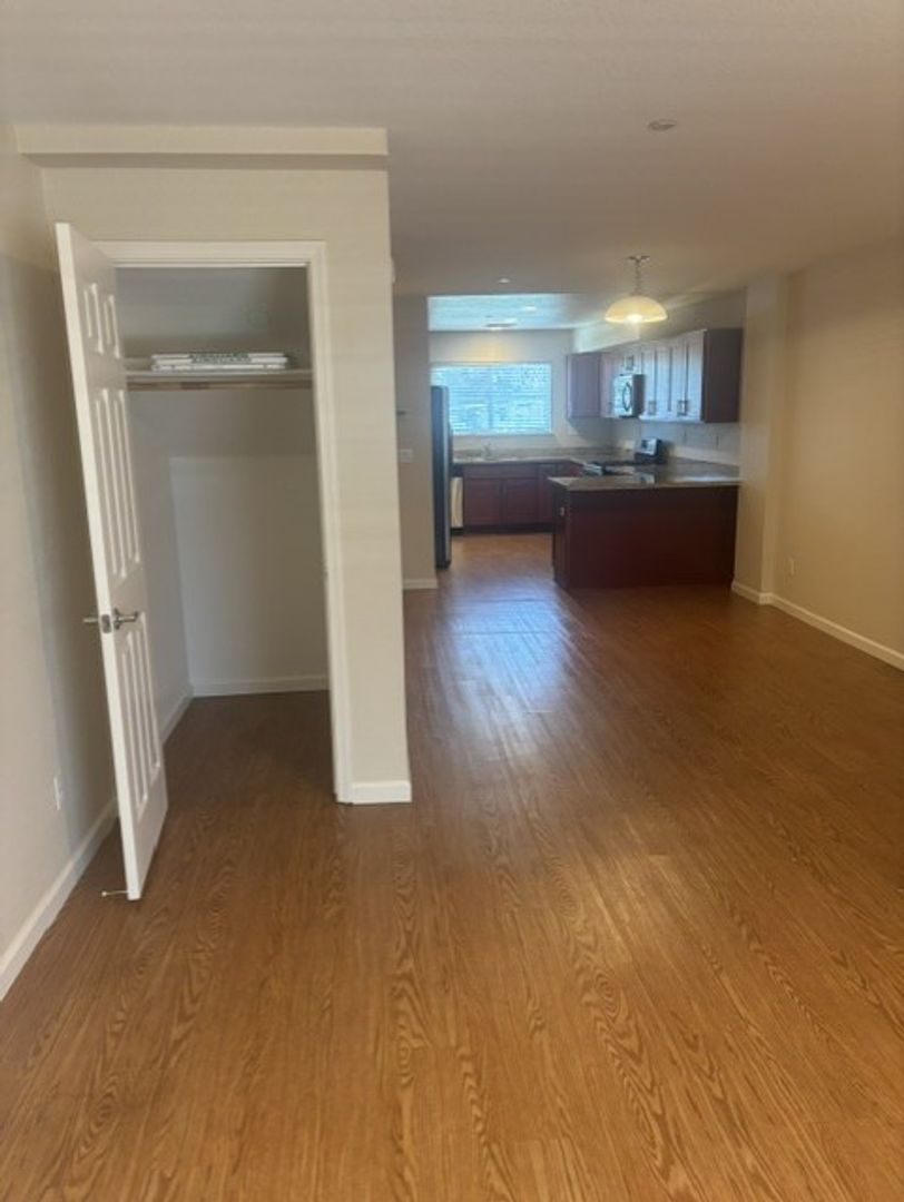Sacramento Condo: 5497 Carlson Dr