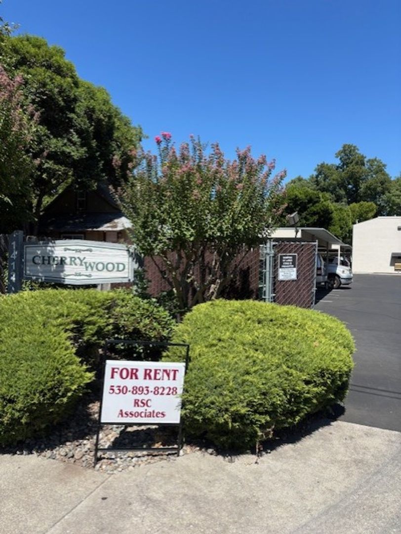 Chico Condo: 1412 N Cherry St #9