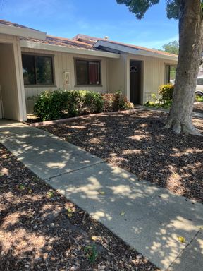 2-Bedroom with attached Garage! – photo 1