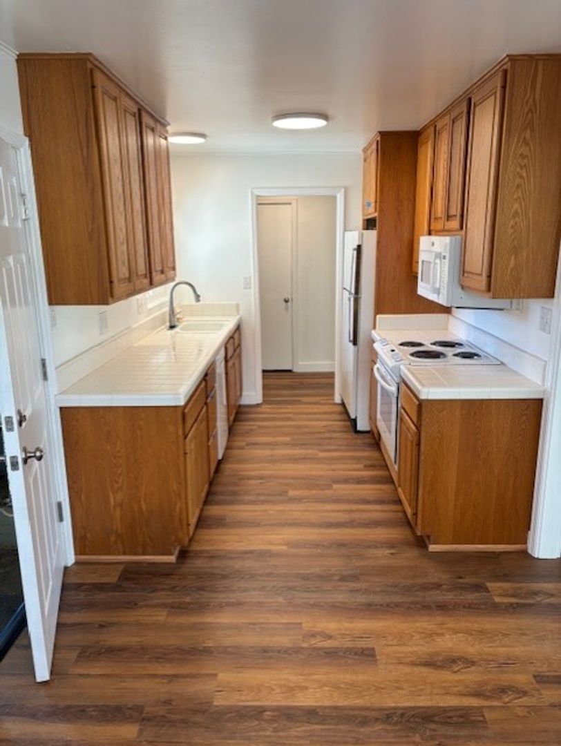 Chico House: 9 Begonia Ln