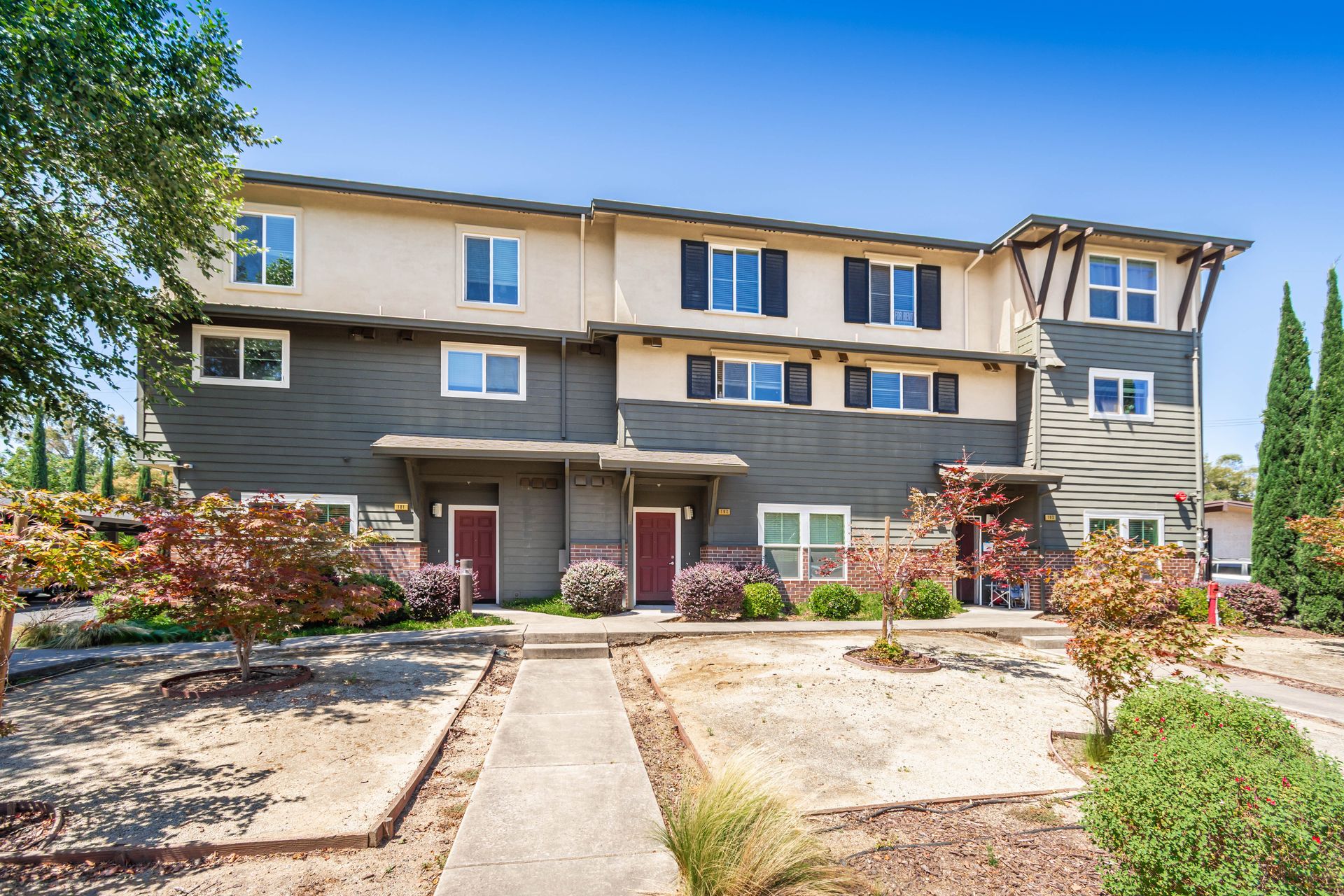 Carlson Dr 2 of 12
