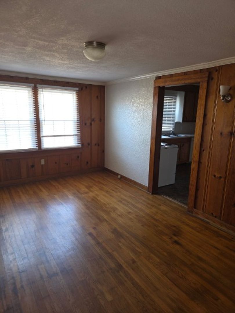 Zachary House: 4219 Lee Street