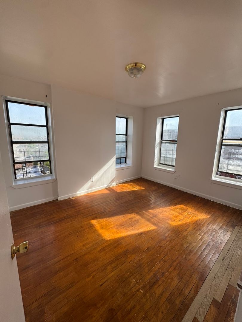 Bronx Apartment: Gilbert Place