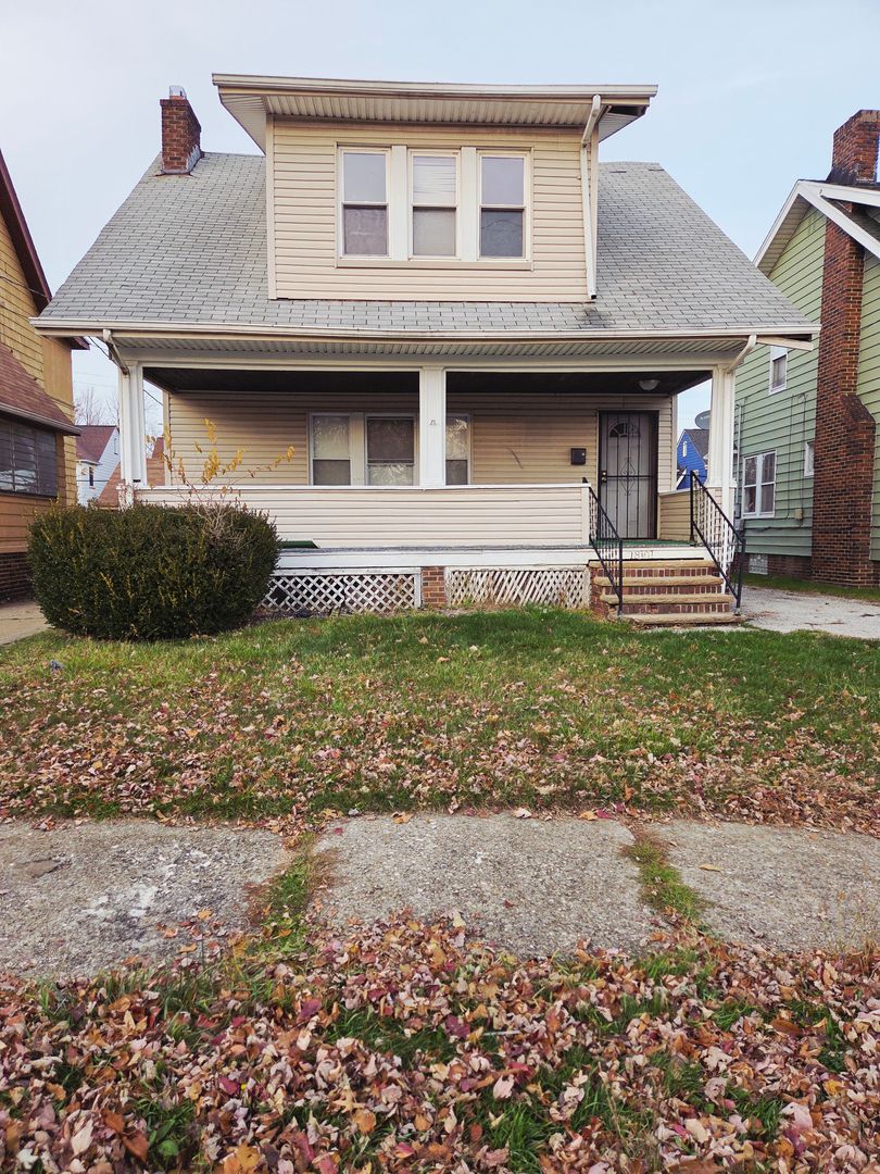Cleveland House: 18101 Schenely Ave