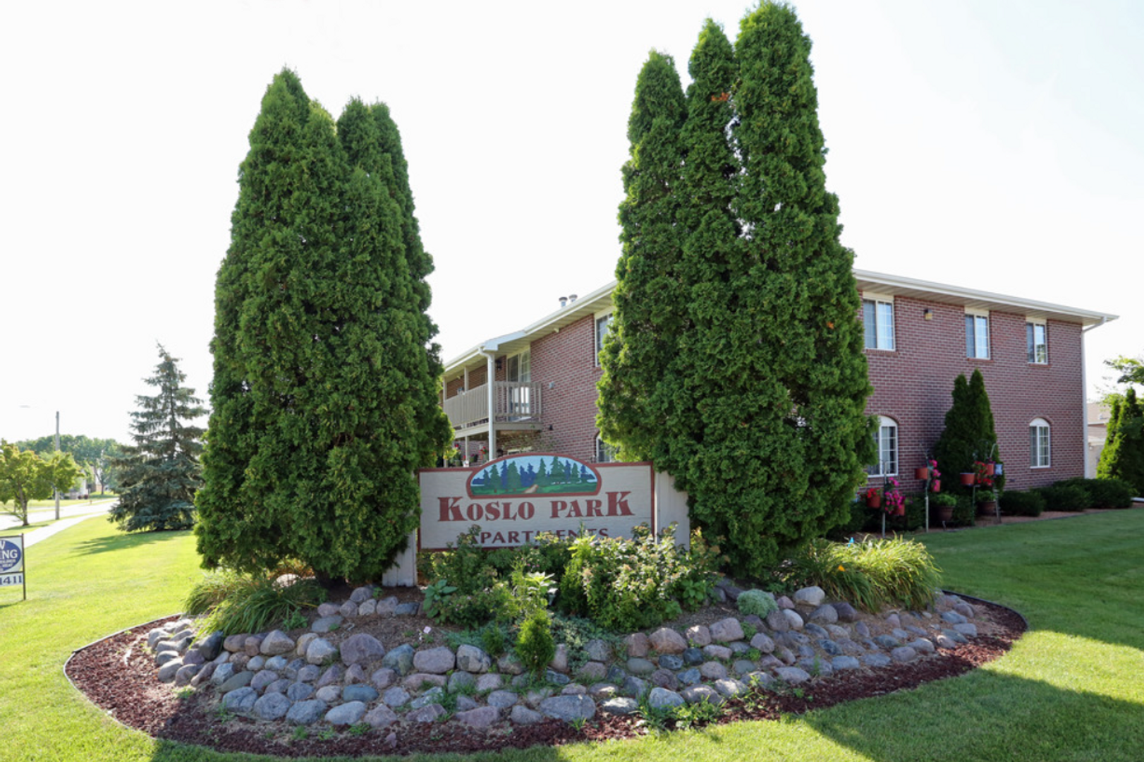 Menasha Apartment: 1300 Geneva Rd