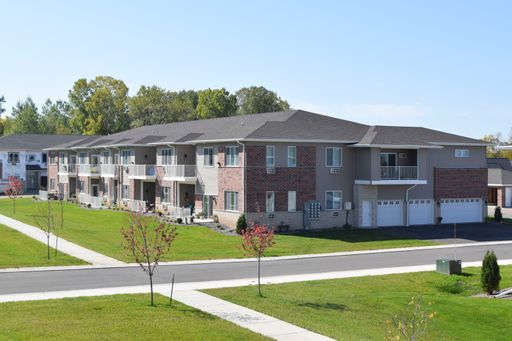 1 Bed 1 Bath Upper Nature View