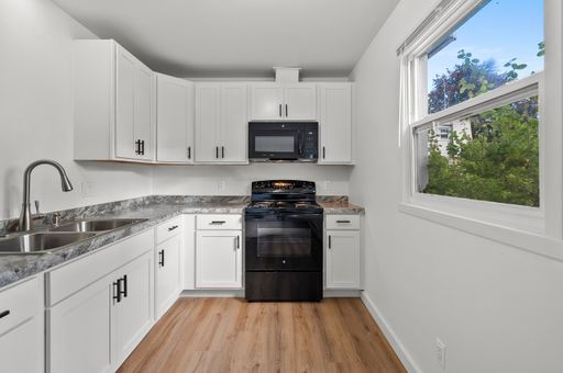 1 Bedroom 1 Bathroom Upper Apartment