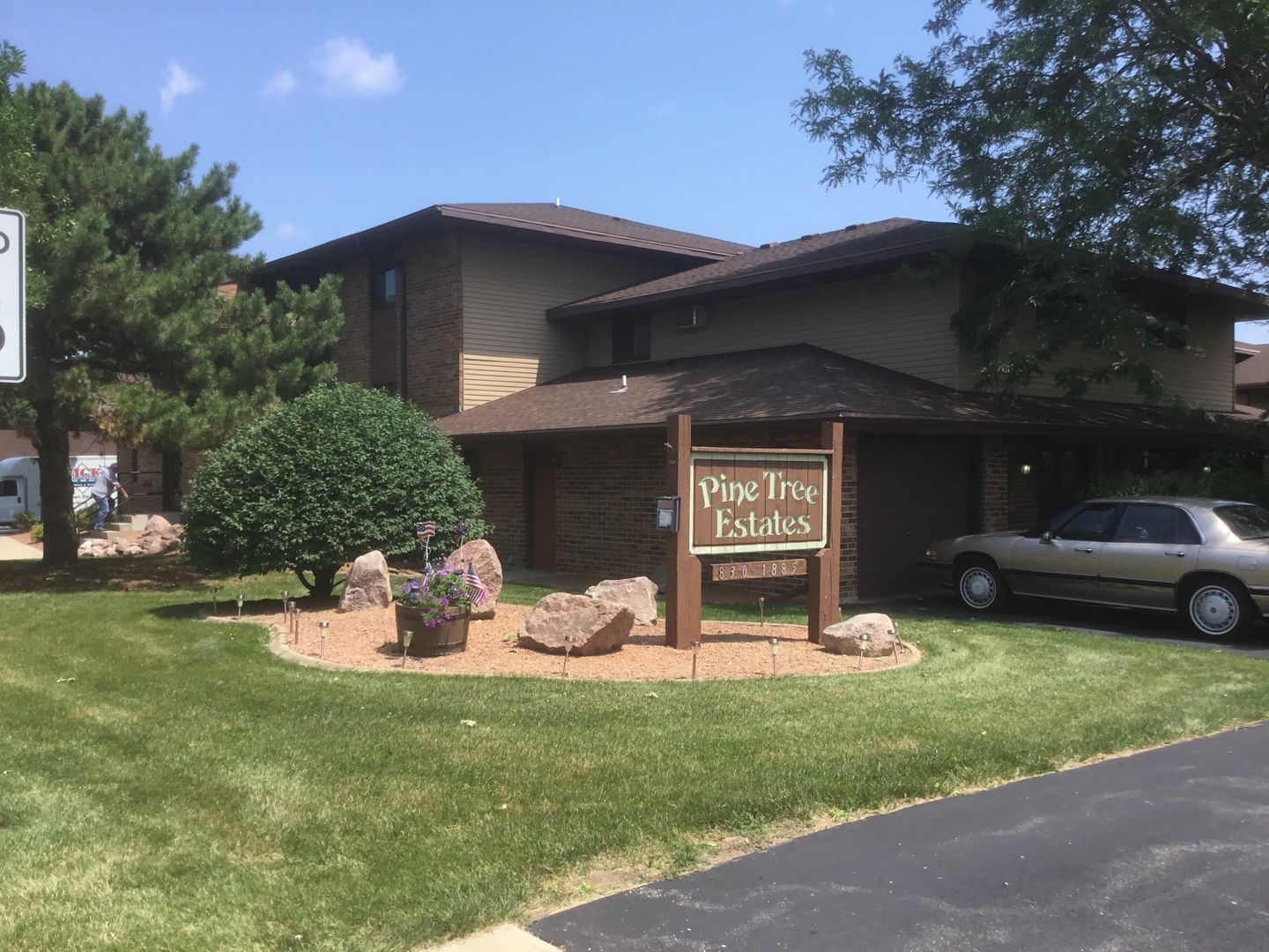 Appleton Apartment: 2800 2840 N.Park Dr. Lane