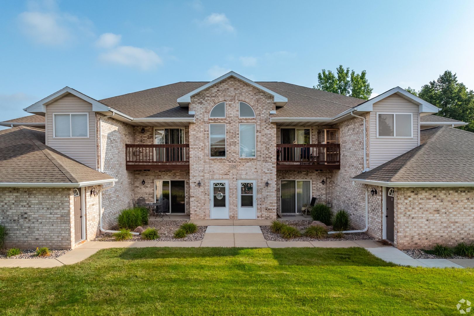 De Pere Apartment: 605   665 Trumpeter Trail