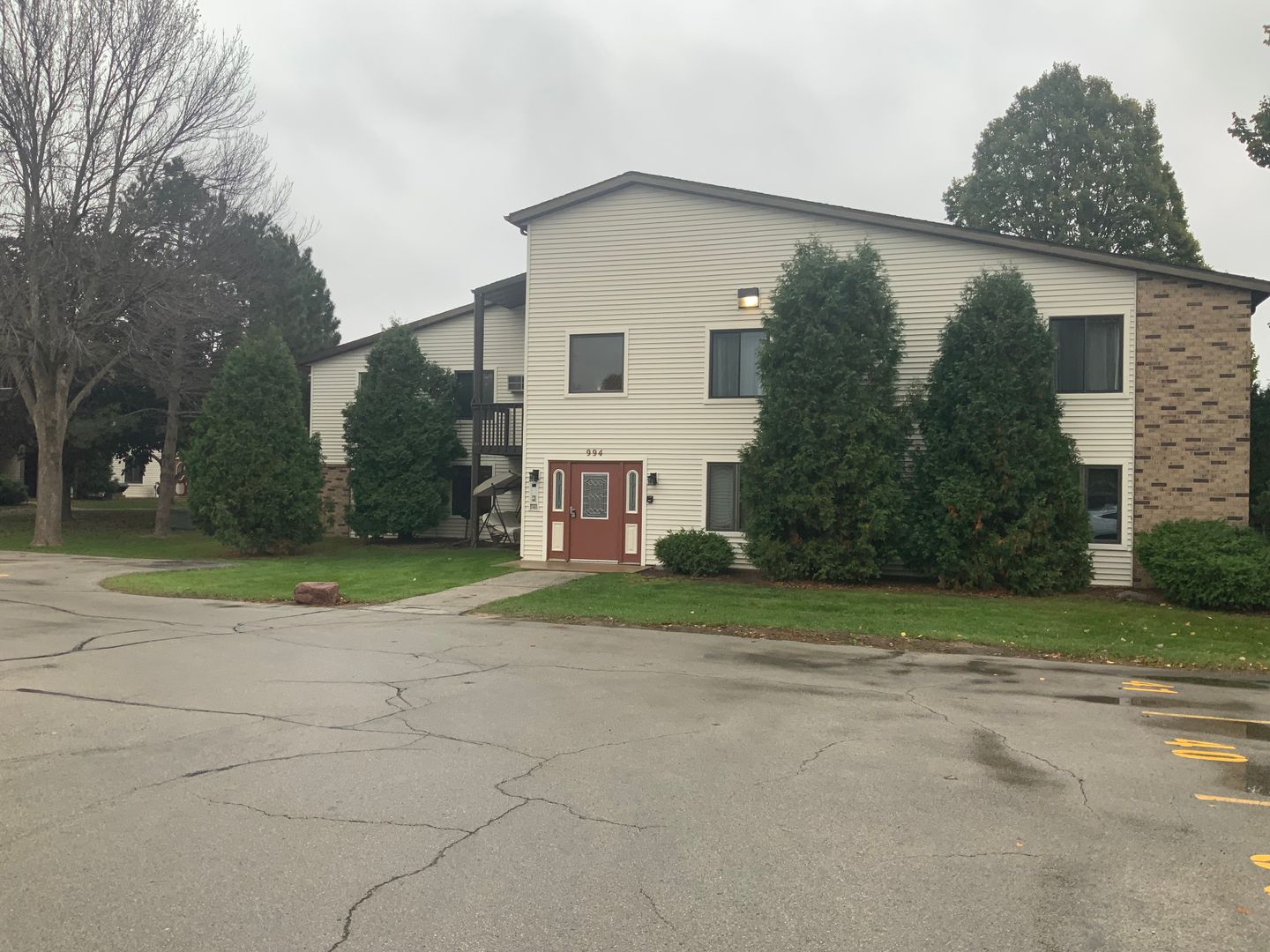 Green Bay Apartment: 988 - 1020 Willard Drive