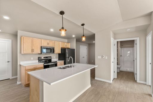2 Bed 2 Bath Plus Den Upper